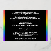 第81回誕生日パーティー:おもしろいカラフル、レインボーパターン 箔招待状 (裏面)