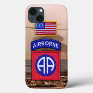 第82空挺師団のFort Braggの退役軍人の獣医 iPhone 13ケース