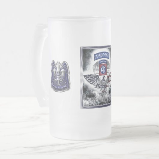 第82空挺師団爆弾デザイン フロストグラスビールジョッキ (正面左)