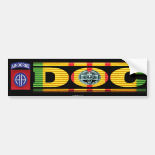 第82空輸Div。 CMBのステッカーが付いているDOC バンパーステッカー