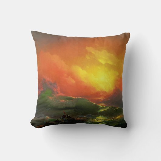 第9波（夕焼けを伴う嵐の海） クッション (正面)
