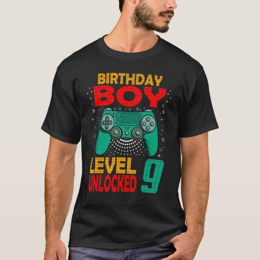 第9誕生日少年レベル9ロック解除された誕生日9年 Tシャツ (正面)