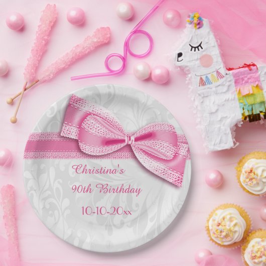 第90誕生日のピンクのダマスク織およびフェイクな弓 ペーパープレート (パーティー)