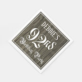 第92回バースデーパーティー – ファンシー Script, フェイク Wood Look スタンダードランチョンナプキン (角)