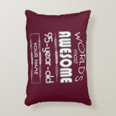 第95誕生日の世界の最も最高のですばらしいえんじ色のあずき色 アクセントクッション (正面(垂直))