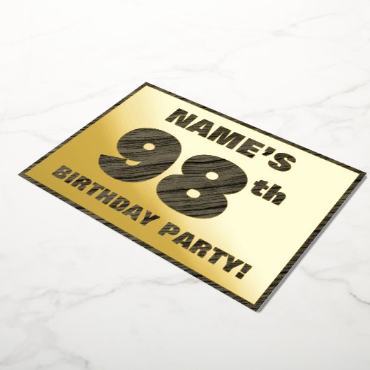 第98回バースデーパーティー – はっきりした、ウッドフェイク・グレイン文字 箔招待状 (回転した状態)