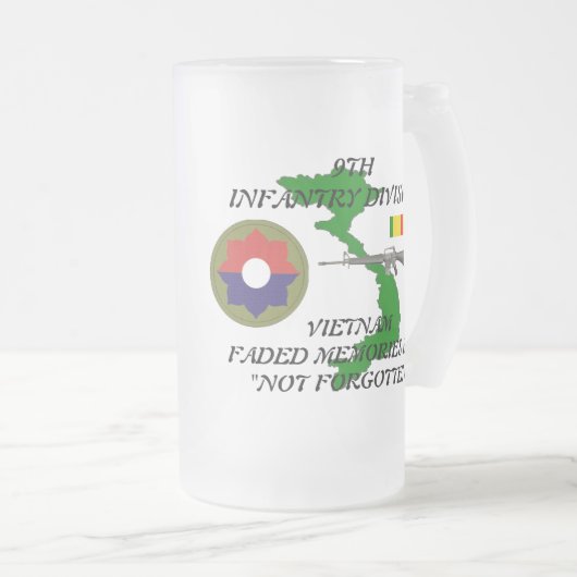 第9 Infのベトナムによって曇らされるマグ フロストグラスビールジョッキ (正面右)