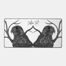 筆跡のある木の枝のペレグリン《鳥》ハヤブサ デスクマット