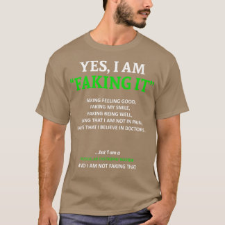 筋ジストロフィー認識度私はそこで偽装中だ Tシャツ