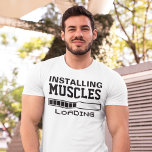 筋肉おもしろいギーク Tシャツ<br><div class="desc">マッスルのおもしろいギークTシャツの取り付け</div>