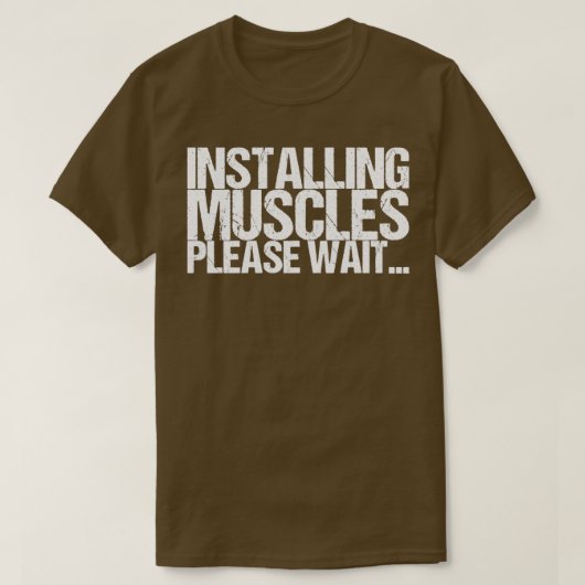 筋肉のインストールお待ちください Tシャツ (デザイン正面)