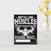 筋肉のインストールお待ちシャツジおもしろいムバー カード (黄色い花)