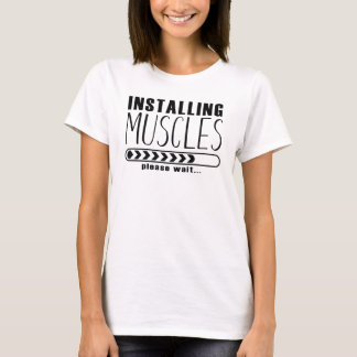 筋肉のインストールPlease Wait Progressバー Tシャツ