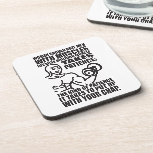 筋肉を持つ男性のデート – おもしろいボディビル コースター (左側)