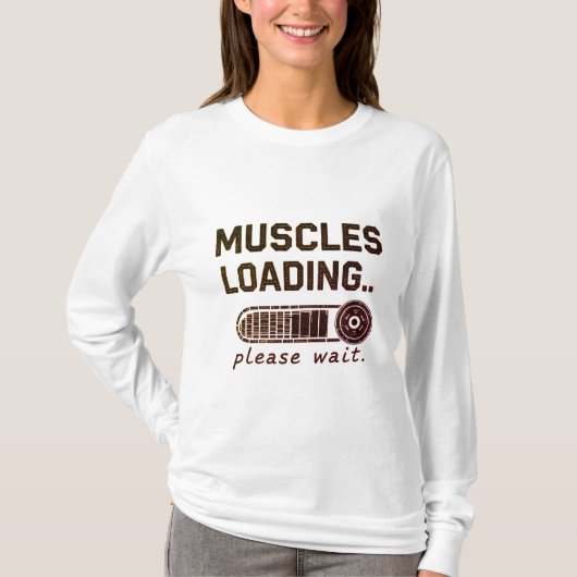筋肉ロード中 お待ちください 面白いジム ロングスリーブ Tシャツ (正面)
