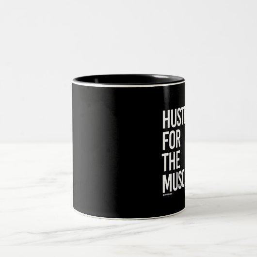 筋肉-訓練のフィットネス   -のために.png強いて下さい ツートーンマグカップ (中央)