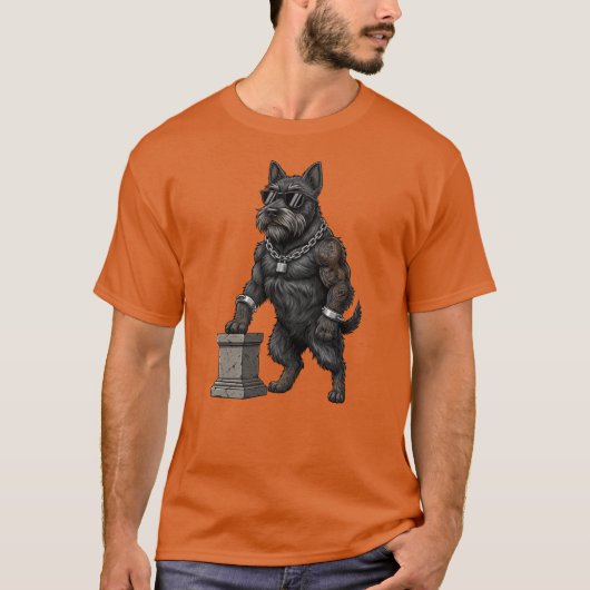 筋骨隆々のタトゥーを入れたスコティッシュ・テリア Tシャツ (正面)
