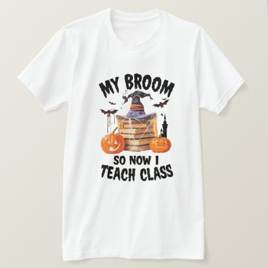 箒が壊れたので今は授業 – 先生の廊下 Tシャツ (デザイン正面)