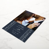 箔押し装飾フレームのSave the Dateカード - ネイビー 箔招待状 (回転した状態)