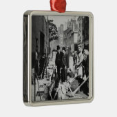 管の修理 メタルオーナメント (右)