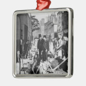 管の修理 メタルオーナメント (左)