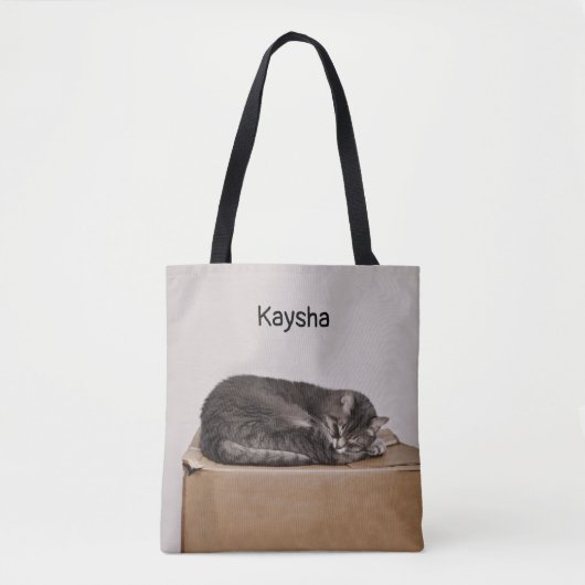 箱で眠っている灰色の虎猫猫 トートバッグ (正面)