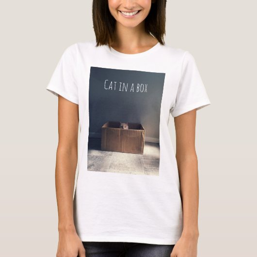 箱の中の猫。禅猫マスター。 Tシャツ (正面)