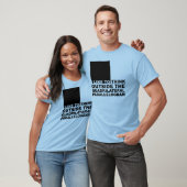 箱の外で考えろ 面白いTシャツ Tシャツ (ユニセックス)