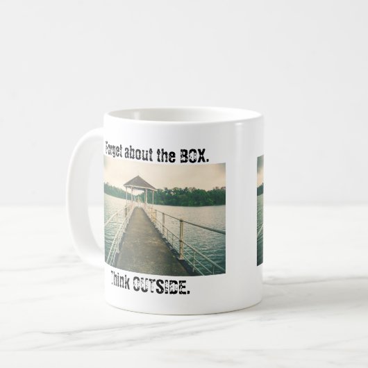 箱を忘れて下さい-マグのヴィンテージの波止場の外で考えて下さい コーヒーマグカップ (正面左)