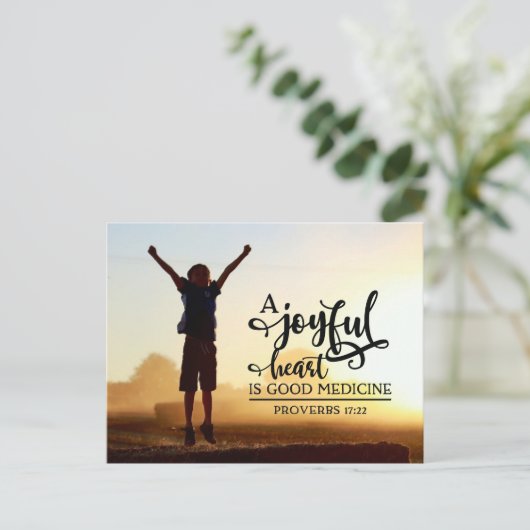 箴言17:22陽気なハートは良い薬 ポストカード (スタンド正面)