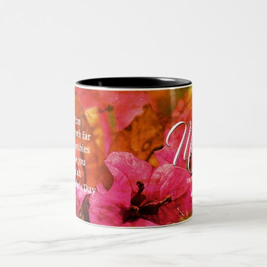 箴言31ピンクフローラキリスト教母の日 ツートーンマグカップ (中央)