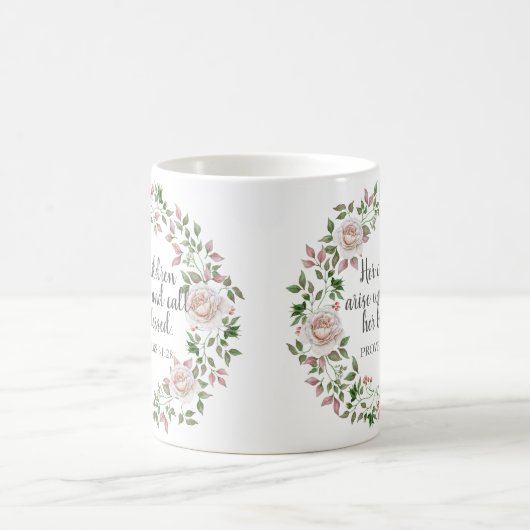 箴言31彼女の子供は彼女を呼賛美ぶ コーヒーマグカップ (中央)