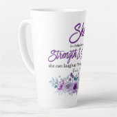 箴言31:25強さと尊厳の紫色の花 カフェラテマグ (左アングル)