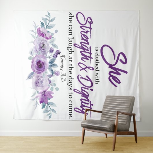 箴言31:25強さと尊厳の紫色の花 タペストリー (インサイチュ(横))
