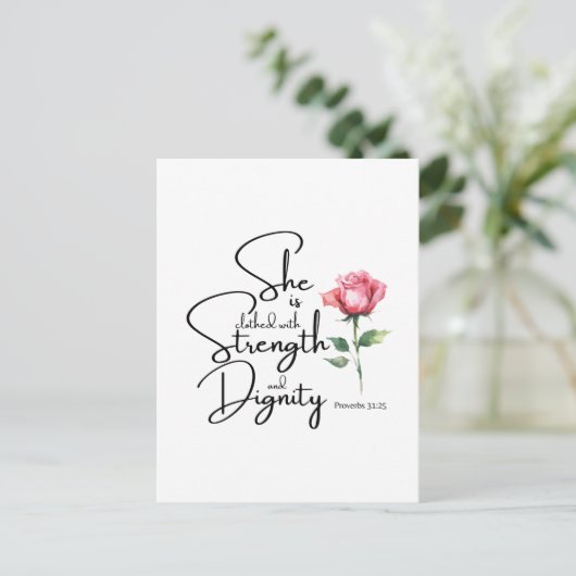 箴言31:25彼女は聖書の節の花を着ている ポストカード (スタンド正面)