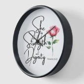 箴言31:25彼女は聖書の節の花を着ている 壁時計 (傾斜)