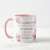 箴言31:25義女ピンク水色マグカップ マグカップ (左)