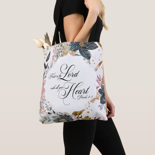 箴言3:5主なる聖書の聖句への信頼 トートバッグ (クローズアップ)