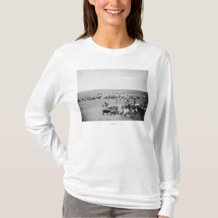 範囲の写真の牛を持つカウボーイ Tシャツ