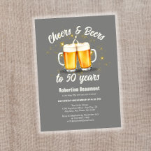 簡単な乾杯眼鏡でビールを５０年にチェアーズ