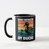 簡単にアヒルの恋人の農業クールアヒルに気を散らす マグカップ (左)