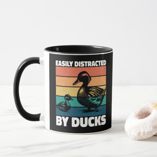 簡単にアヒルの恋人の農業クールアヒルに気を散らす マグカップ (ドーナツ)