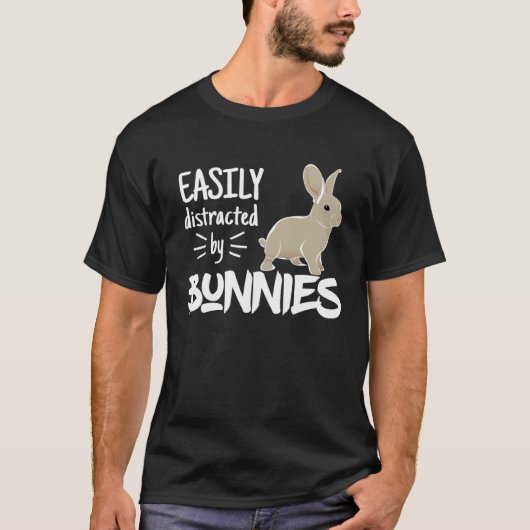 簡単にバニーに気を散らす納屋周囲の庭ウサギ Tシャツ (正面)