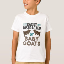 簡単にベビーヤギに気を取られる