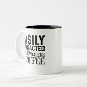 簡単にロットワイラーやコーヒーに気を取られる ツートーンマグカップ (正面左)