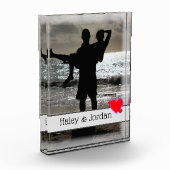 簡単に独自のフォトアートロゴを追加するカスタム フォトブロック (左)