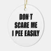 簡単に皮肉なハロウィーンを私を怖がらせる セラミックオーナメント (左)