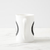 簡単ロゴの交換とカスタマイズ可能な文字 ボーンチャイナマグカップ (裏面)