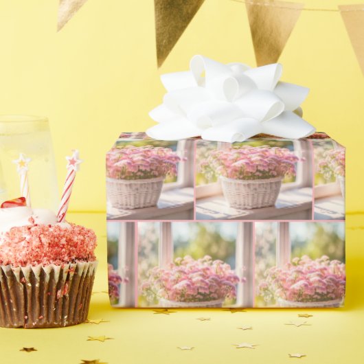 籐かご内のピンクの花 ラッピングペーパー (誕生日パーティー)