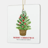 籐のバスケットにクリスマスツリーのメリークリスマス セラミックオーナメント (左)